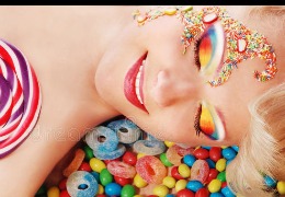 從芭比粉唇到藍紫色眼影，多巴胺流行的背后是什么？